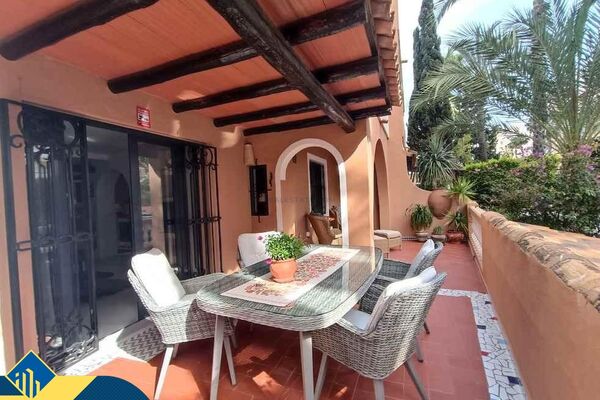 Apartamentas su bendru baseinu, Alicante provincijoje, Torrevieja mieste, Playa de los Locos rajone.