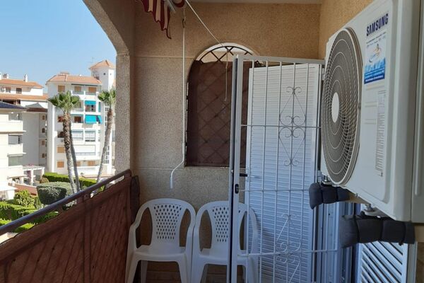 Apartamentas su bendru baseinu, Alicante provincijoje, Torrevieja mieste, Los Balcones rajone. 2 kam
