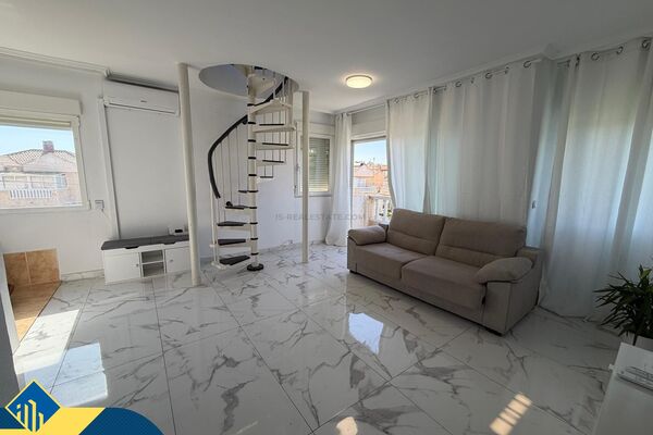 Renovuotas duplex apartamentas su bendru baseinu, Alicante provincijoje, Torrevieja mieste, La Mata 