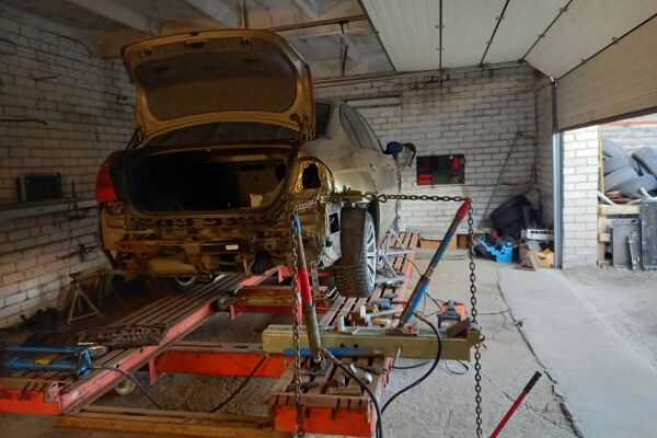 Kėbulų remonto stendas, - Kitas - Kitas Autodalys