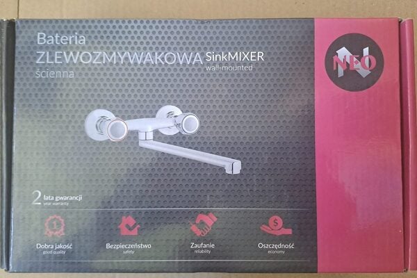 Klasikinio stiliaus, sieninis dviejų rankenėlių (čiaupų) maišytuvas