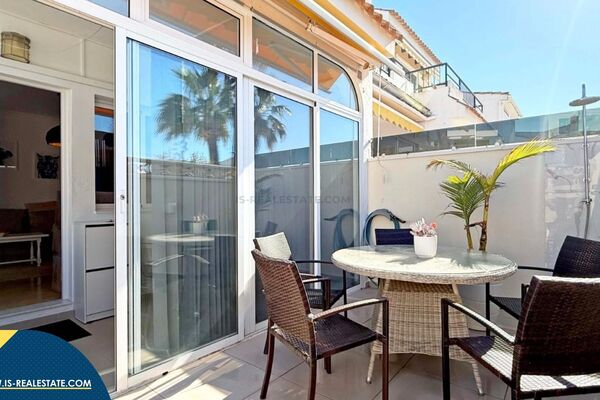 Bungalas su bendru baseinu, Alicante provincijoje, Torrevieja mieste. 3 kambariai | 74 m² | 1 kilome