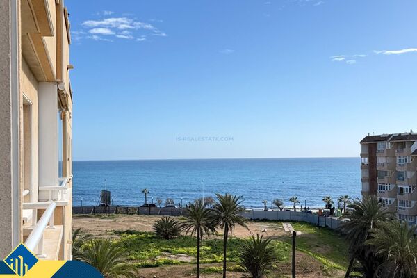 Apartamentas su terasa, Alicante provincijoje, Torrevieja mieste, Playa del Cura rajone. 3 kambariai