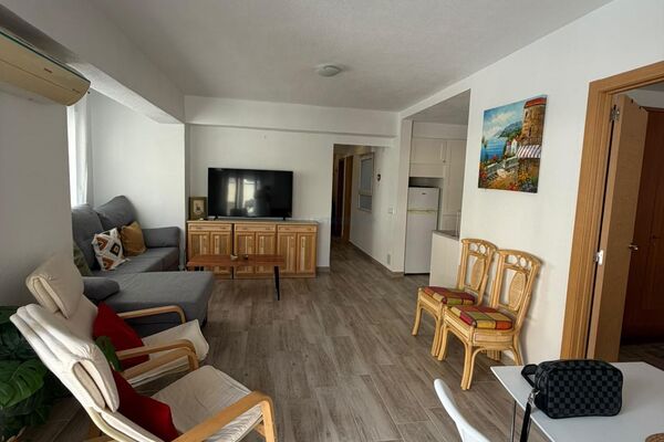 Renovuotas apartamentas su terasa, Alicante provincijoje, Torrevieja mieste. 4 kambariai | 100 m² | 