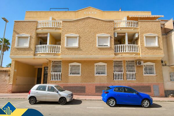 Apartamentas su terasa, Alicante provincijoje, Torrevieja mieste. 3 kambariai | 67 m² | 700 metrų ik
