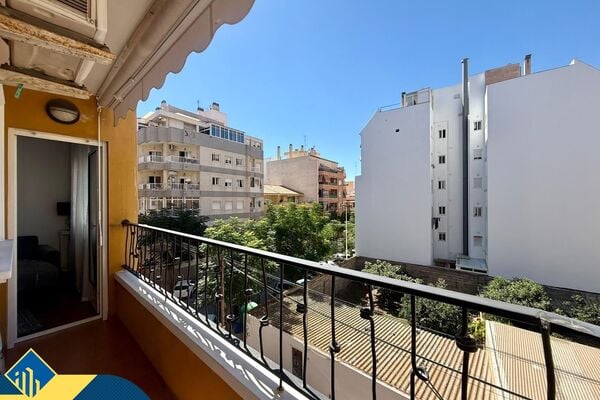 Apartamentas su terasa, Alicante provincijoje, Torrevieja mieste. 2 kambariai | 46 m² | 650 metrų ik