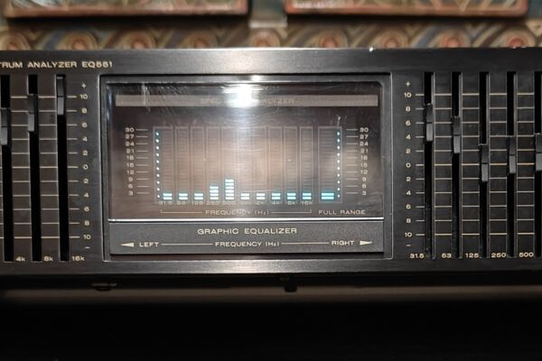 Marantz Eq-551  Ekvalaizeriai
